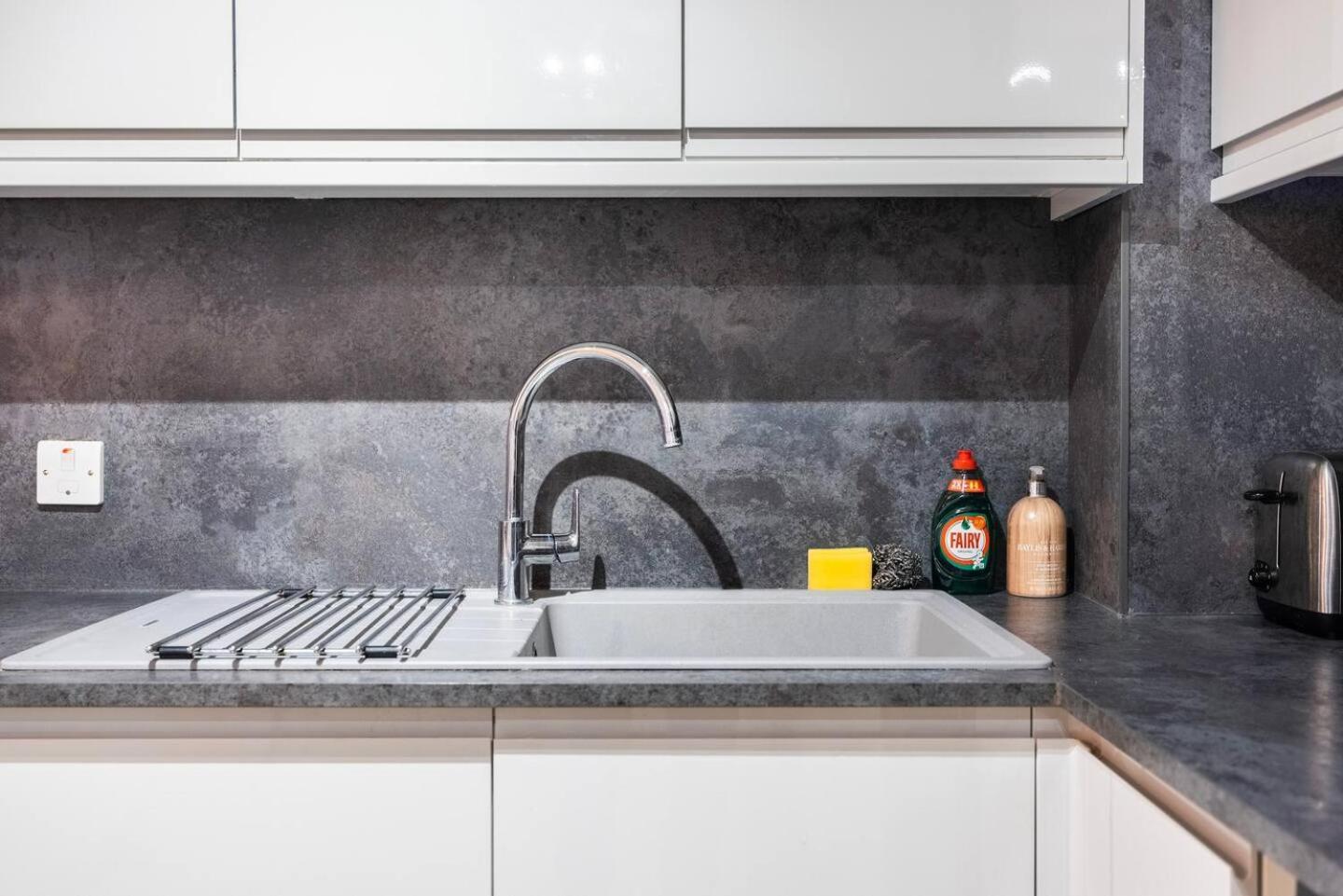 Casa de Férias Lavish 1 Bedroom Near Tottenham Stadium Londres